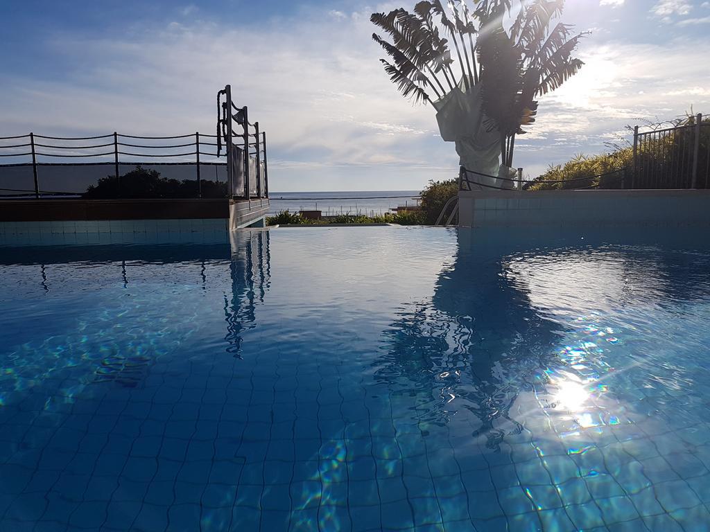 Appartement Au Chateau Vallaya Menton Exteriör bild