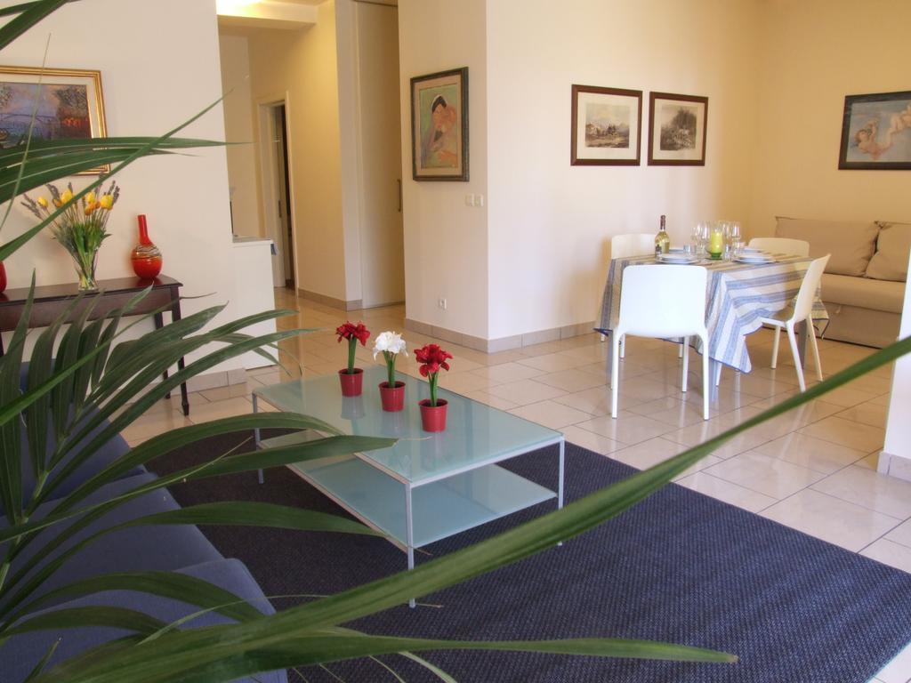 Appartement Au Chateau Vallaya Menton Exteriör bild