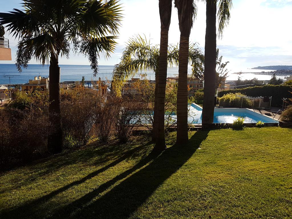Appartement Au Chateau Vallaya Menton Exteriör bild